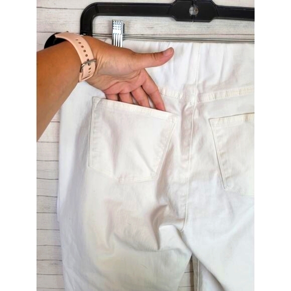 SOFT SURROUNDINGS THE ULTIMATE PULL ON SKINNY JEANS IN WHITE, SZ MEDIUM - Picture 7 of 14